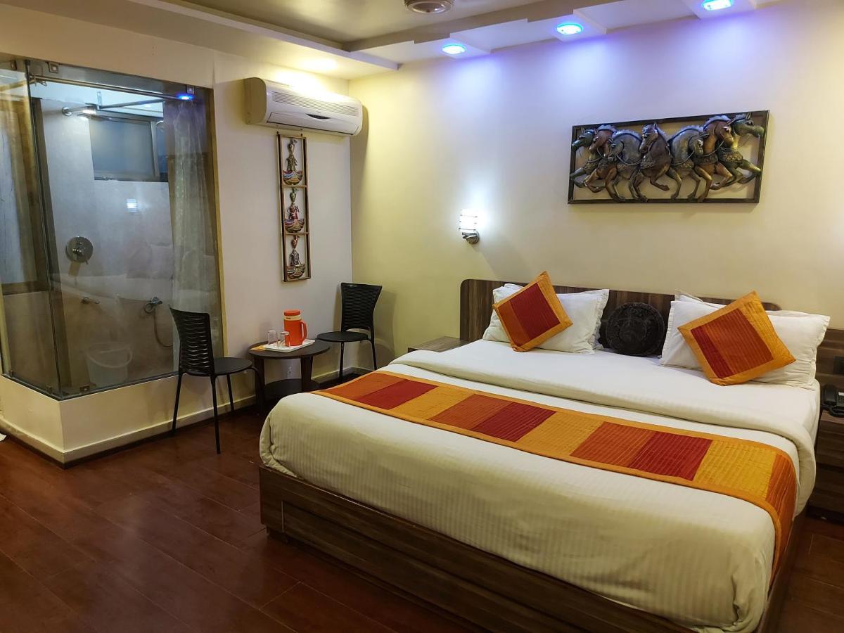 מאונט אבו Shaleen Elegance Homestay Nakki Lake 400 Meters מראה חיצוני תמונה