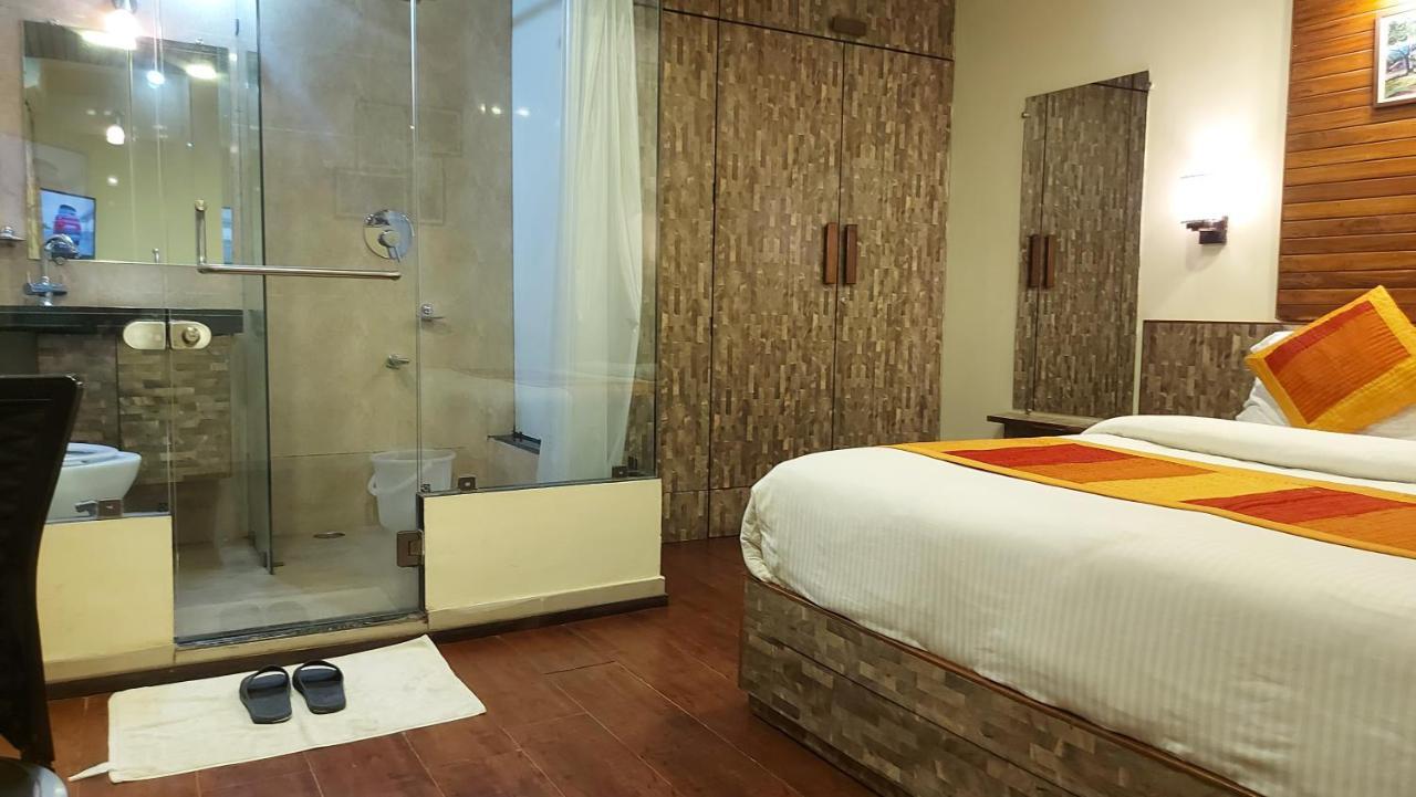 מאונט אבו Shaleen Elegance Homestay Nakki Lake 400 Meters מראה חיצוני תמונה