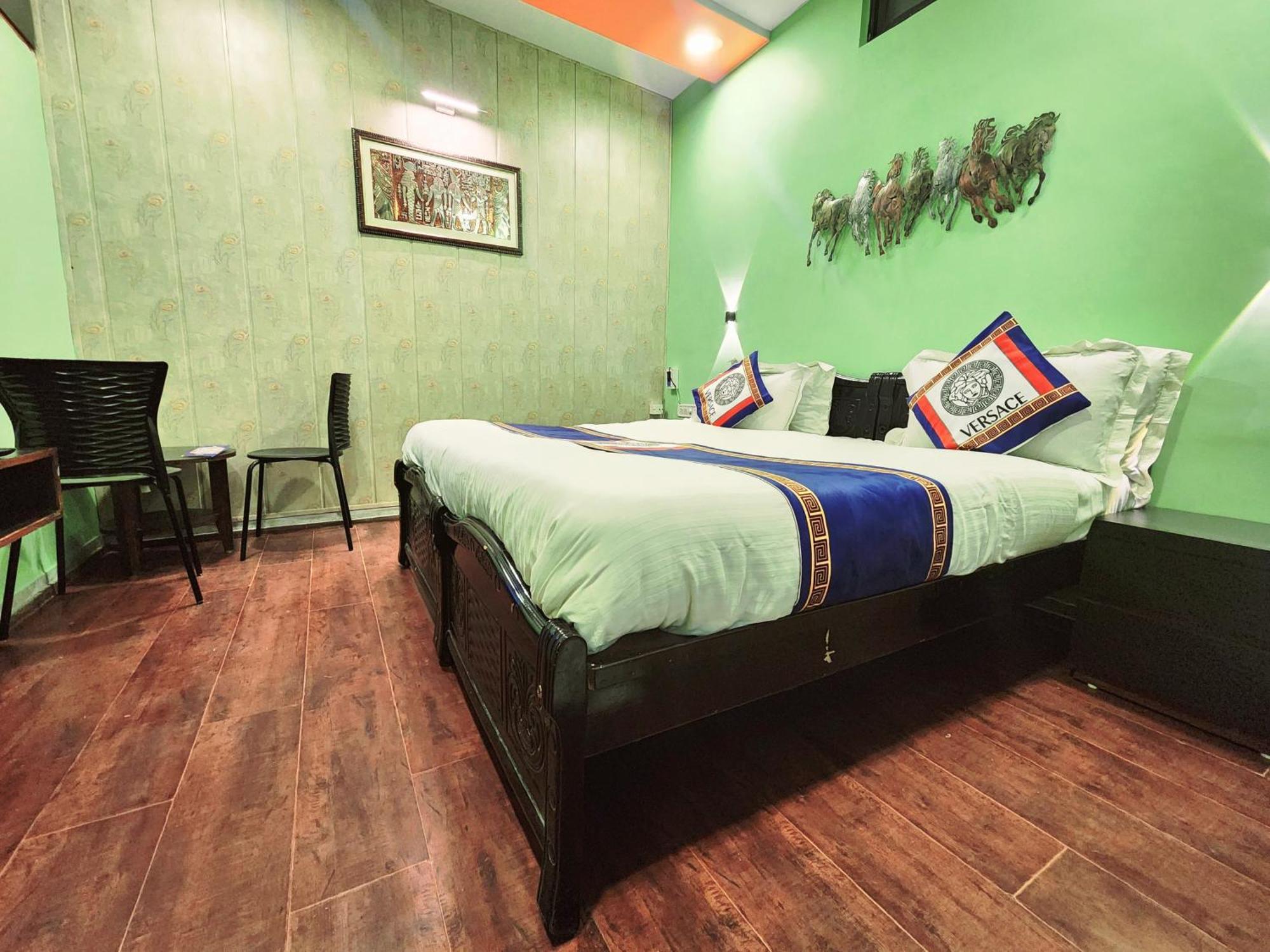 מאונט אבו Shaleen Elegance Homestay Nakki Lake 400 Meters מראה חיצוני תמונה