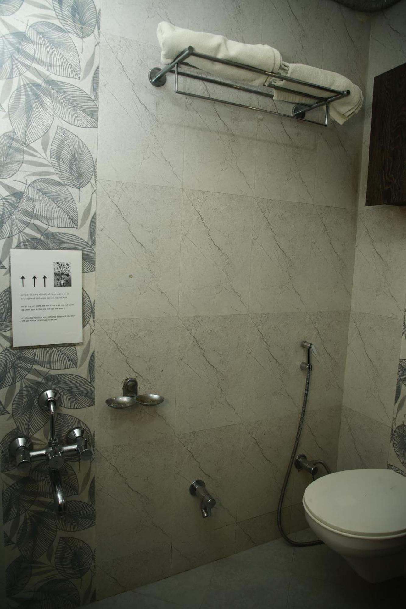 מאונט אבו Shaleen Elegance Homestay Nakki Lake 400 Meters מראה חיצוני תמונה