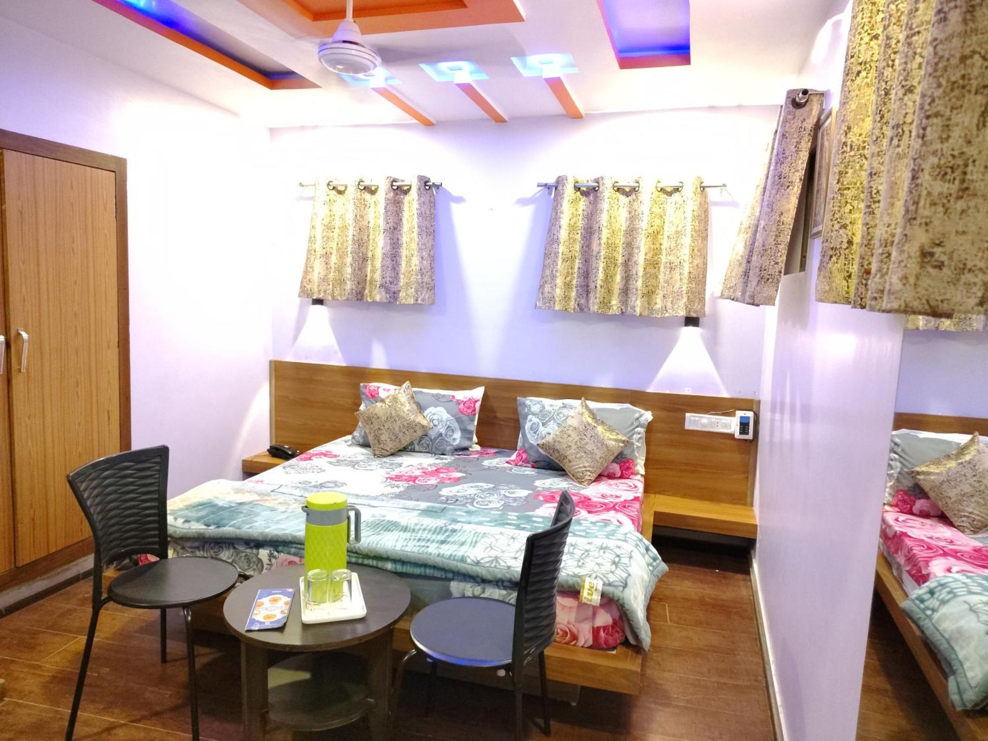 מאונט אבו Shaleen Elegance Homestay Nakki Lake 400 Meters מראה חיצוני תמונה
