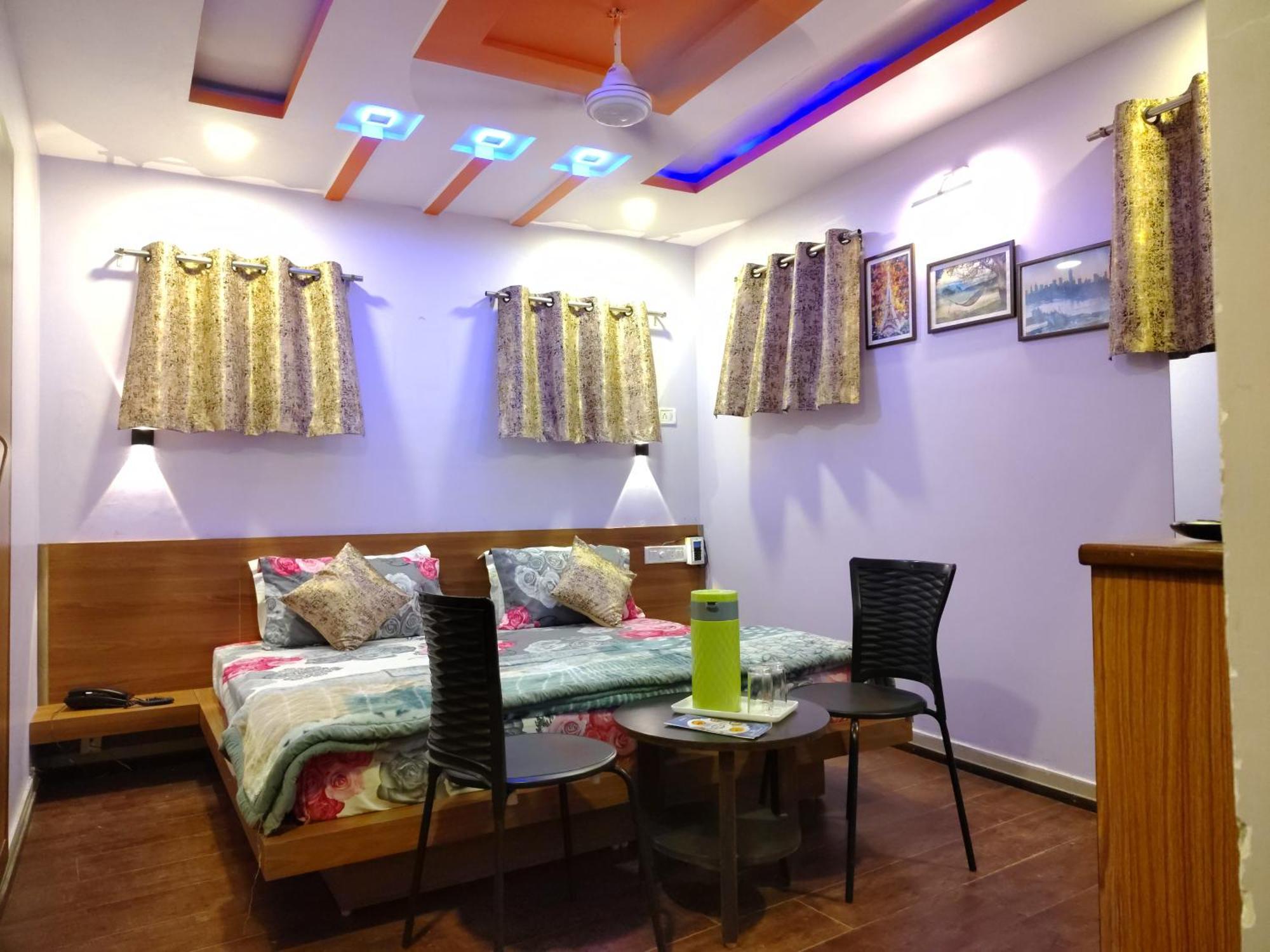 מאונט אבו Shaleen Elegance Homestay Nakki Lake 400 Meters מראה חיצוני תמונה